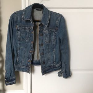 Jean jacket, great condition, hits a waist level